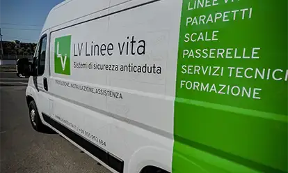 installazione grafiche adesive su veicoli aziendali Firenze